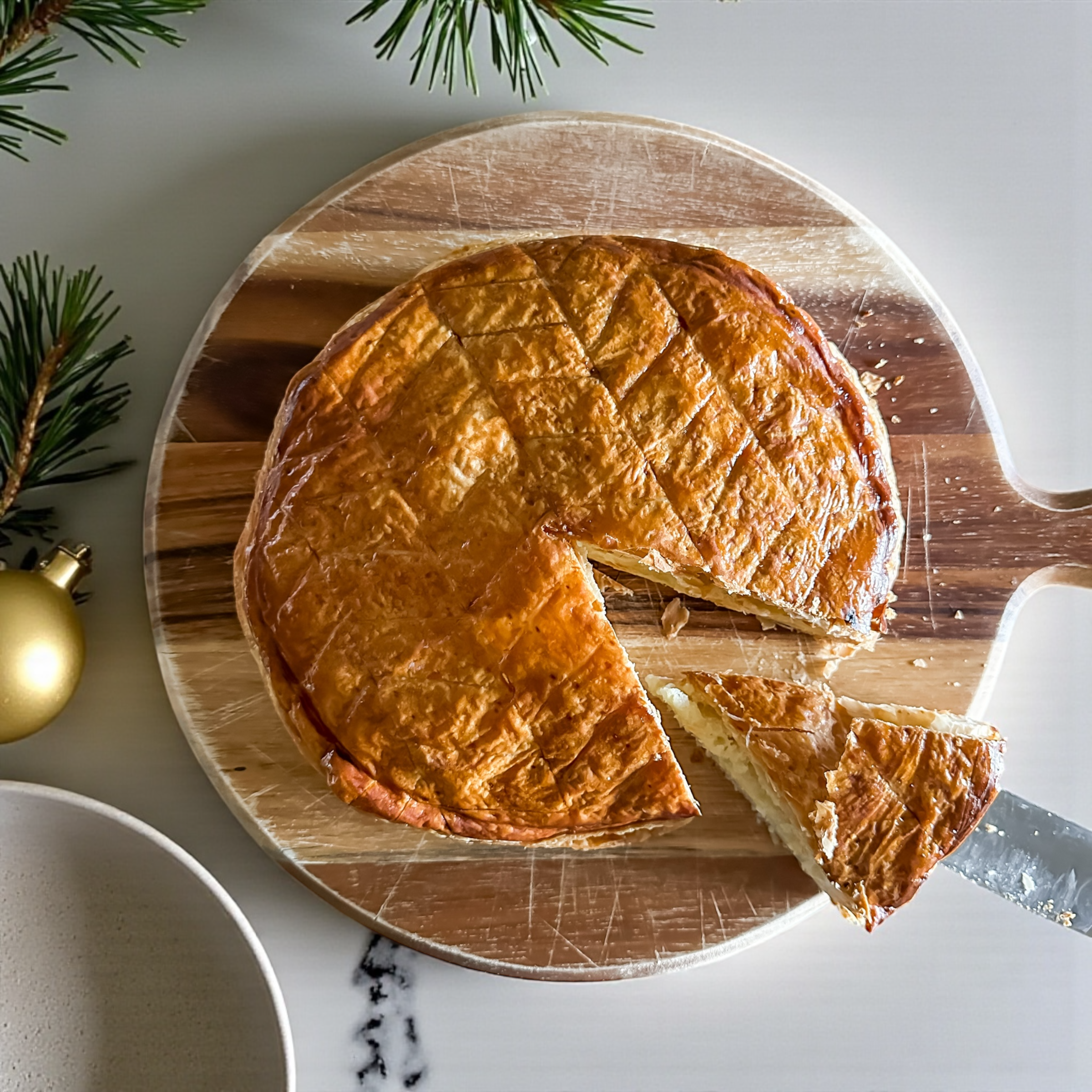 GALETTE DES ROIS / KING’s CAKE